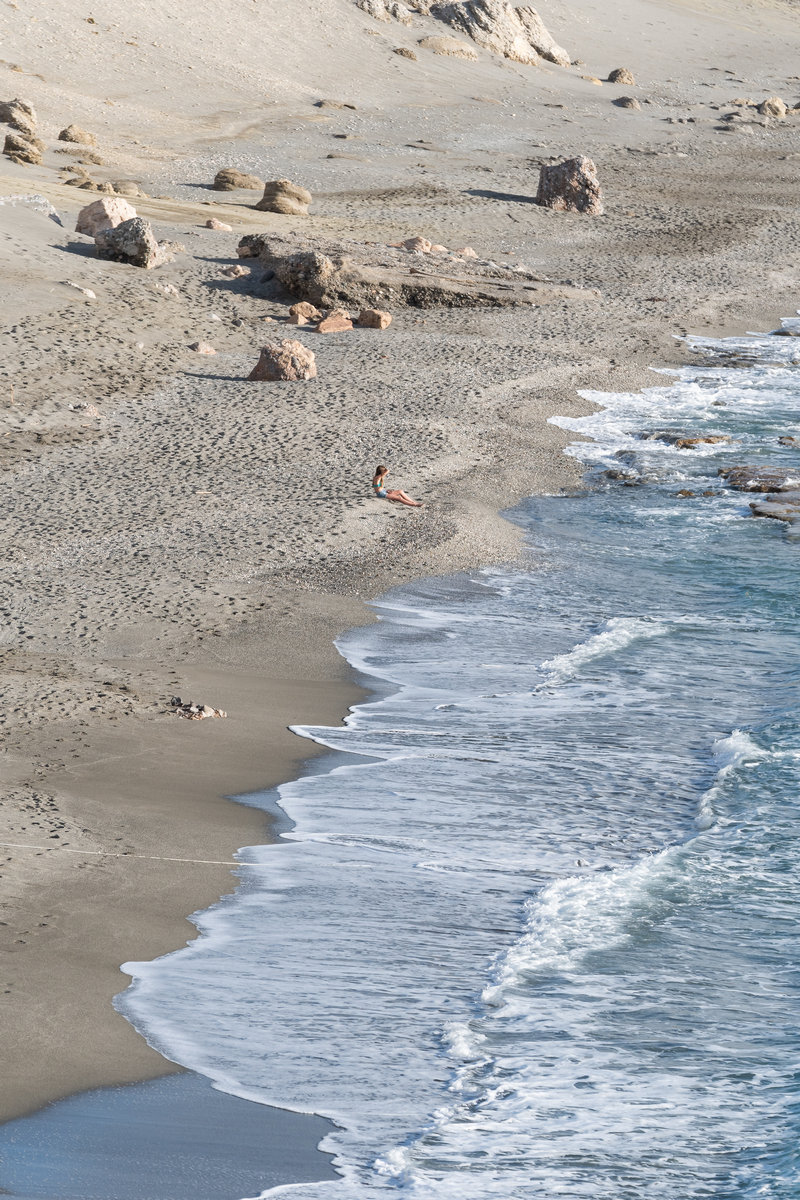The long shoreline of Akoumiani Gialia at Ligres